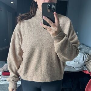 H&M tan sweater size medium